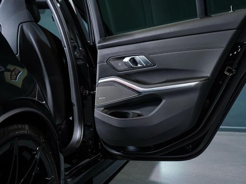 2025 BMW M3 - Thumbnail 21