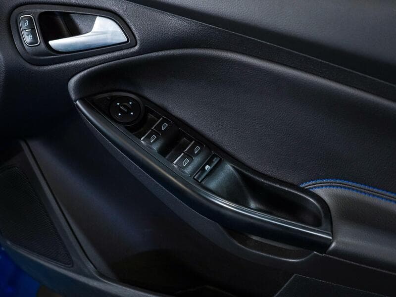 2017 Ford Focus - Thumbnail 21