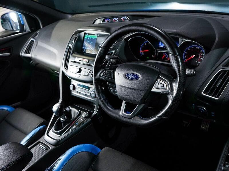 2016 Ford Focus - Thumbnail 38